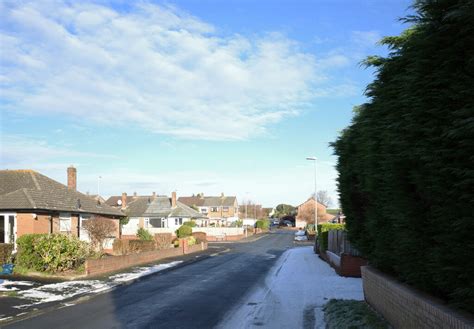 Robin Royd Drive Mirfield Habiloid Cc By Sa 2 0 Geograph Britain