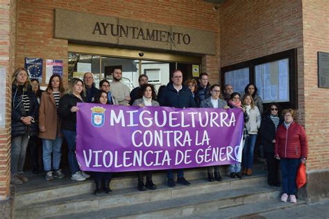 Miguelturra Guarda Un Minuto De Silencio En Contra De La Violencia De