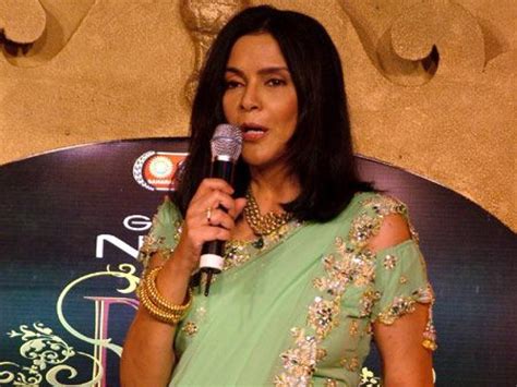 Zeenat Aman Hot Bharat Hot Actress