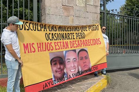 Amigos Y Familiares De Los Tres J Venes Desaparecidos De Perib N Se