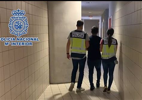 Dos Detenidos Por Apropiarse De M Viles Y Tablets Haci Ndose Pasar Por