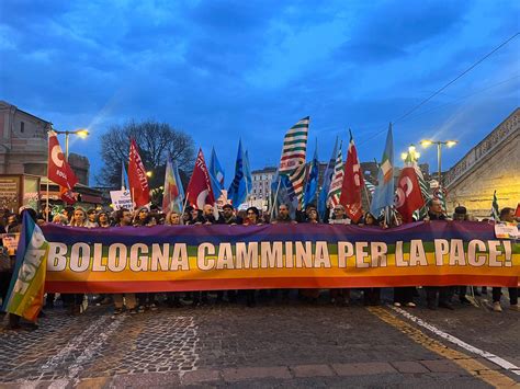 Bologna Oggi La Manifestazione Per La Pace In Ucraina In Migliaia