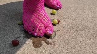 Free Bbw Feet Crush Porn Videos From Thumbzilla