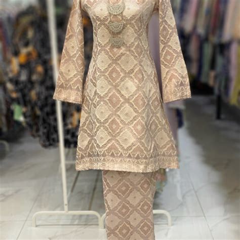 CAMELIA KURUNG TENUN SONGKET NUDE PINK Apple Couture