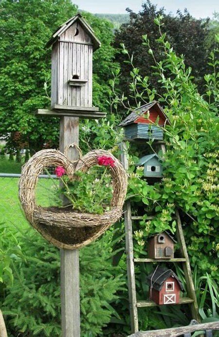 Using Birdhouses To Decorating Garden Or Backyard Designmaz