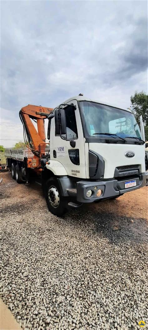 Caminhao Ford Guincho munck Truck 6x4 usado à venda