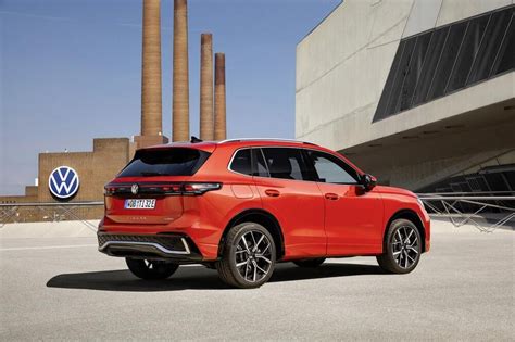 Nuova Volkswagen Tiguan Con La Plug In Si Arriva Fino A 1 000 Km