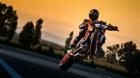 Ktm Super Duke R Evo La Evoluci N De La Especie Video