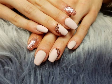 Nude rosegold zselés köröm Nails Beauty