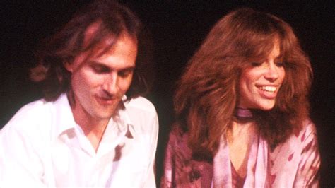 Tragic Details About Carly Simon