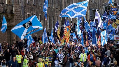 Thousands March In Edinburgh For Scottish Independence Bbc News