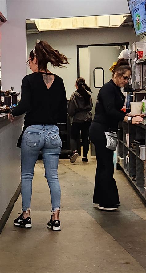 Cute Milf Breakfast Manager Spandex Leggings Yoga Pants Forum