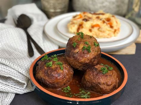 Gehaktballen Met Kaas In Kruidige Jus Familie Over De Kook