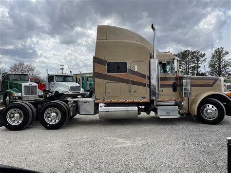 Peterbilt 379 Sleeper