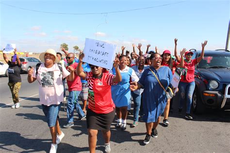 Shutdown of schools in Khayelitsha to continue til Friday – Elitsha