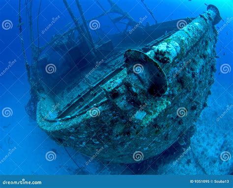 Podwodny wrak obraz stock. Obraz złożonej z woda, ocean - 9351095