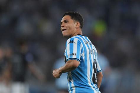 Juan Fernando Quintero Un Hincha De Racing Lloró Tras Golazo De Tiro