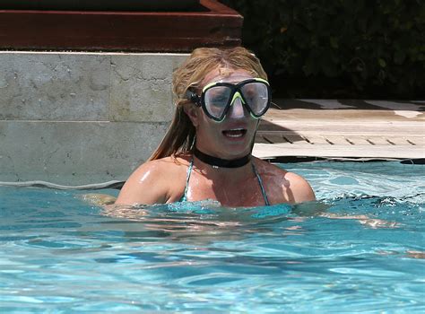 Relax Y Pileta En Miami Las Fotograf As De Britney Spears En Bikini Infobae
