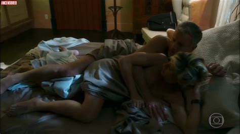 Naked Fernanda de Freitas in O Sétimo Guardião