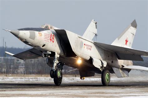 Высокоскоростной перехватчик МиГ 25 - Авиация России