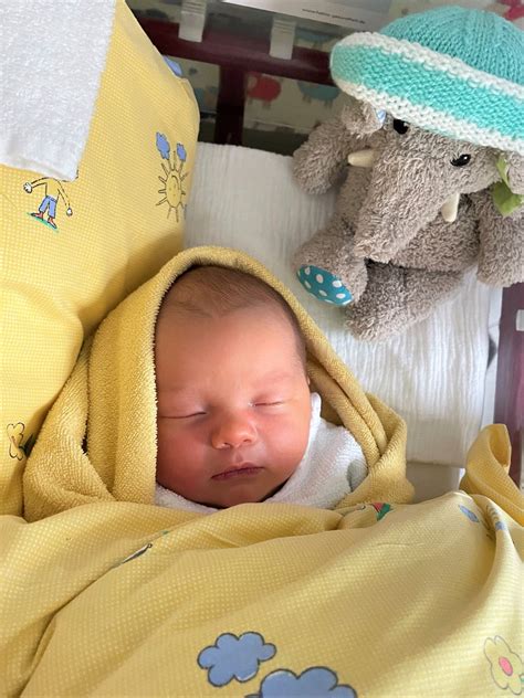 Herzlich Willkommen Lennox Ivo Ist Das Neujahrsbaby Helios