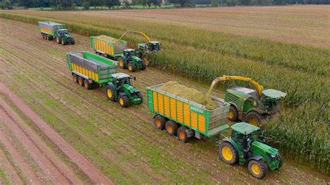 Mais Corn Harvest Xxxl With A John Deere Army V D Tillaart