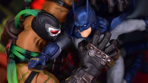 Mezco One 12 PX Exclusive Batman Supreme Knight Blue Ver Review