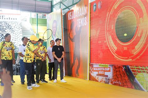 Taufan Pawe Buka Turnamen Tenis Lapangan Wali Kota Cup Suaracelebes