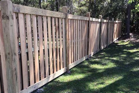 Capped Wood Semi Privacy Fence Orlando Fl Mossy Oak Fences