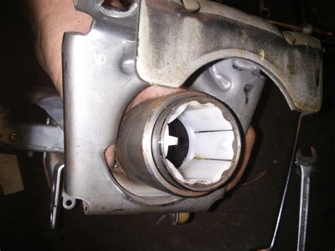 Замена втулки рулевой колонки. — Toyota Corolla (100), 1,3 л, 1994 года ...