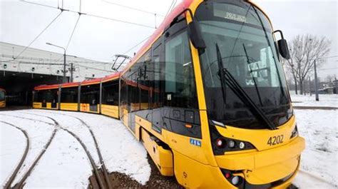 Warszawa 123 nowe tramwaje od Hyundaia już w stolicy TVN Warszawa