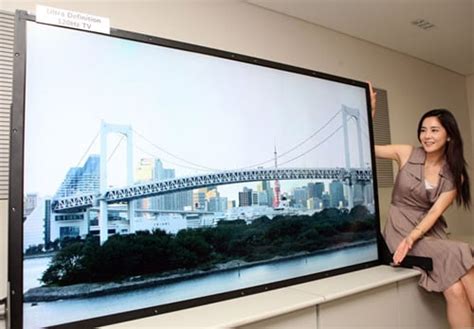 Samsung's new 82 inch LCD TV