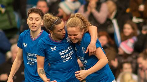 Rangers Women Jo Potter Signs New Deal As Head Coach With Swpl Leaders