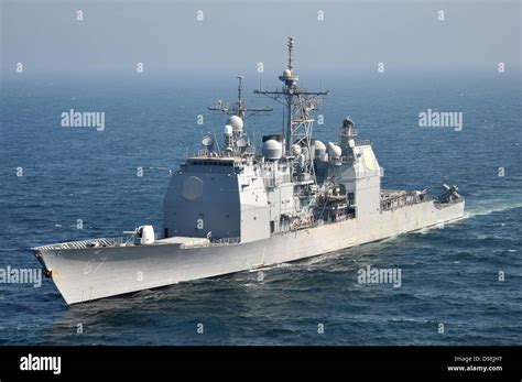 The Ticonderoga Class Guided Missile Cruiser Uss Shiloh Stock Photo Alamy