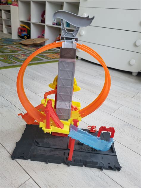 Трек Хот Вілс Пожежна Станція Hot Wheels City Super Loop Fire Station