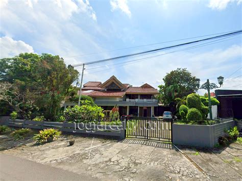 RUMAH DIJUAL JOGJA MEWAH HALAMAN LUAS DI TIMOHO KOTA