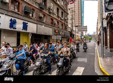 Street Near Nanjing Road Hi Res Stock Photography And Images Alamy