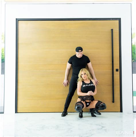 Savannah Bond Gets Her Ass Fucked With A Big Tit Cumshot To Finish 000002 Porn Pic