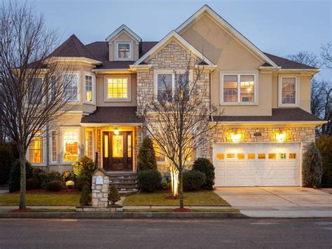 Staten Island Home Of The Week Located In A Jersey Like Community