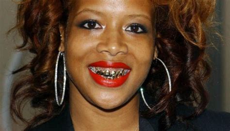 8 celebrities show off grillz