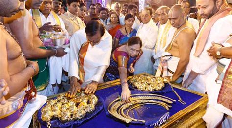 Telangana Cm Kcr Makes Another Massive Donation — Gold Ornaments Worth