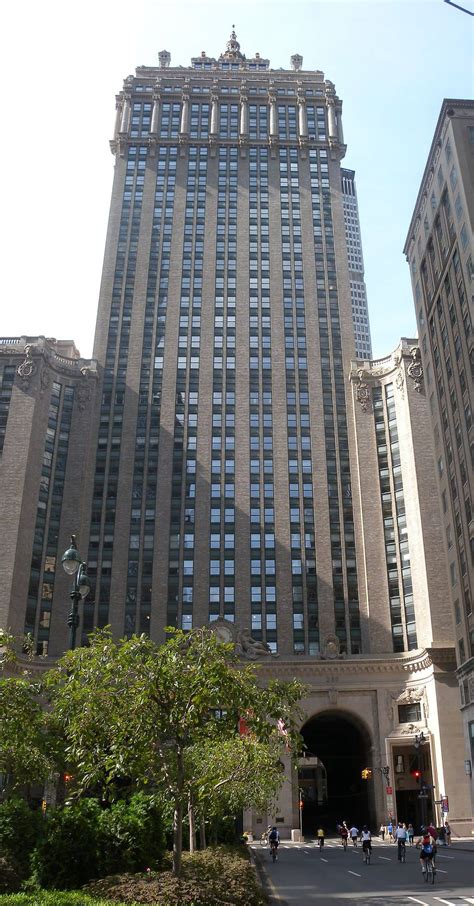 The History Of The Helmsley Building - CitySignal