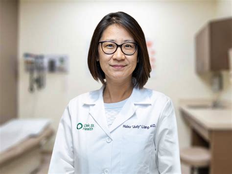 Huixu Liang, MD - Family Medicine Specialist - Phoenix, AZ | Oak Street