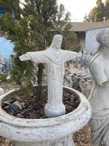 Estatua Cristo Redentor 42 Cm Em Cimento Parcelamento Sem Juros