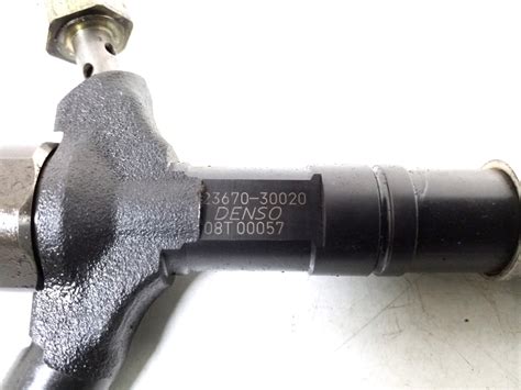 Used TOYOTA Land Cruiser Fuel Injector 23670 30020