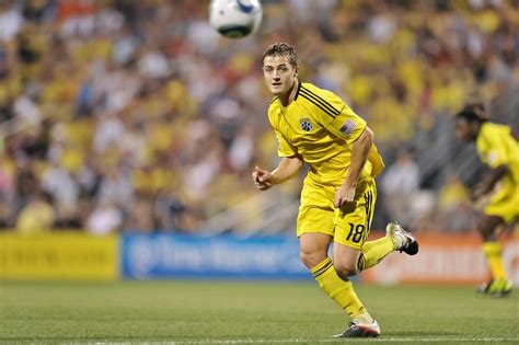 Openly Gay Soccer Player Robbie Rogers Joins La Galaxy The World From Prx