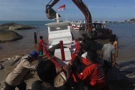 FOTO 51 Kapal Penangkap Ikan Bantuan Kemensos RI Siap Diserahkan Untuk