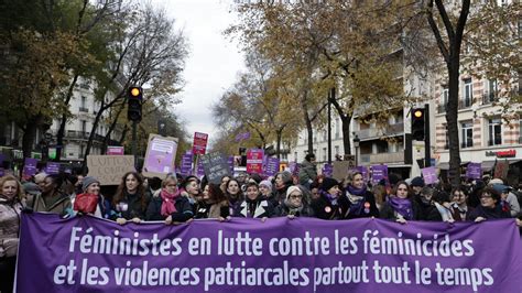 Violences Faites Aux Femmes Des Manifestations En France Sur Fond De