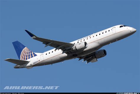 Embraer 175lr Erj 170 200lr United Express Mesa Airlines Aviation Photo 7389359