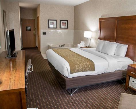 Comfort Inn Le Claire - I-80, Exit 306, IA - See Discounts